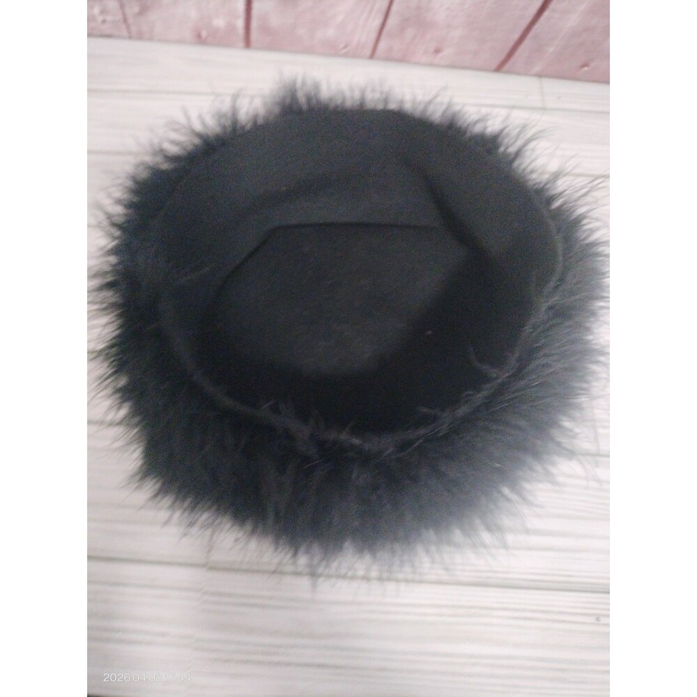 Women's black faux fur Cossack or Russian-style winter hat - Picture 5 of 8